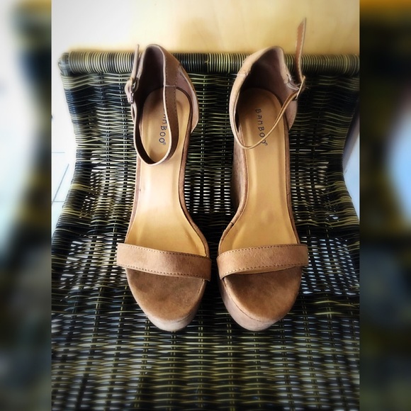 Boho Lily Platforms - Picture 2 of 8